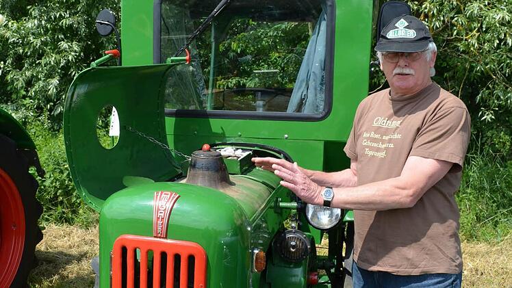 Oldtimer-Freund Michael Büttner mit seinem "Allgaier Verdampfer"