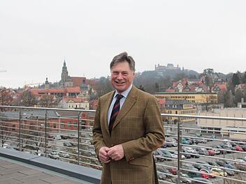 Götz-Ulrich Luttenberger auf dem Balkon des Geschäftsführerbüros im SÜCenter. Am heutigen Donnerstag wird Luttenberger offiziell verabschiedet. Foto: Simone Bastian
