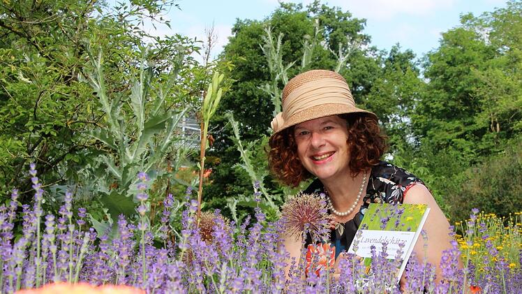 Lieblingsplatz in der Lavendel-Oase: Elke Puchtler. Diana Fuchs