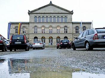 Der Bau einer Tiefgarage unter dem Schlossplatz bleibt weiter ein vieldiskutiertes Thema. Foto: CT-Archiv