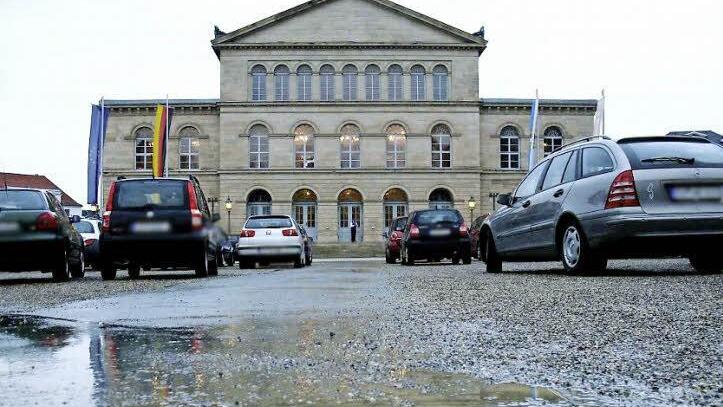 Der Bau einer Tiefgarage unter dem Schlossplatz bleibt weiter ein vieldiskutiertes Thema. Foto: CT-Archiv