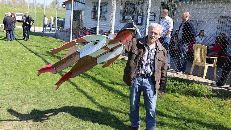 Erwin Mayer aus Nürnberg mit seinem fliegenden Alois
