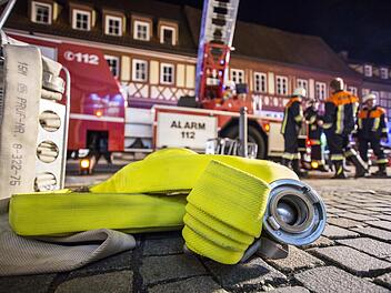 In Landshut (Niederbayern) hat in der Nacht auf Mittwoch ein Mehrfamilienhaus gebrannt. Symbolfoto: Rene Ruprecht