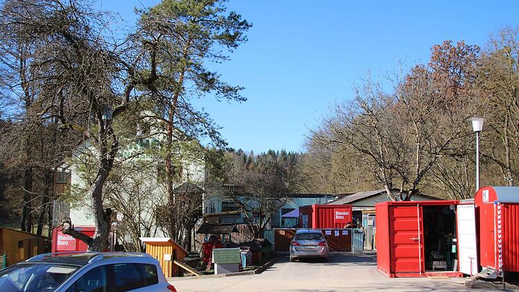 Schon seit geraumer Zeit ist das Tierheim Wannigsmühle eine Baustelle. Jetzt hat die Stiftung den Bauantrag für den Neubau des abgebrannten Katzenhauses eingereicht.