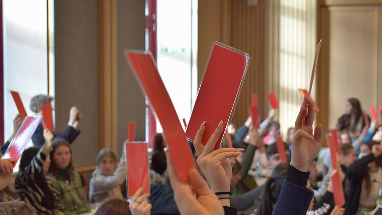 Landkreis Kitzingen: 27. Jugendkreistag fand statt - welche Schulen teilnahmen und was besprochen wurde