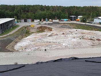 Der Ablagerungsbereich für Abfälle der Deponieklasse II - z.B. Bauschutt - gerät an seine Grenzen und muss erweitert werden.  Foto: AU Consult