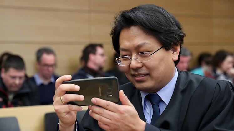 Der Würzburger Rechtsanwalt Chan-Jo Jun hatte bereits mehrfach gegen Zuckerbergs Unternehmen rechtliche Schritt vorgenommen. Foto: Daniel Karmann/dpa