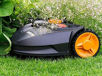 Kommt ein Nachtfahrverbot für Mähroboter in Bayern: Kuriose Regel mit ernstem Hintergrund