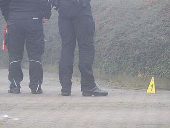 Nabelschnur auf Parkplatz gefunden - doch von Mutter und Kind fehlt jede Spur