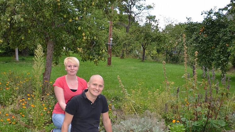 Der Garten ist groß mit Obstbäumen, ein weiterer Pluspunkt für das junge Paar. Foto: Kathrin Kupka-Hahn