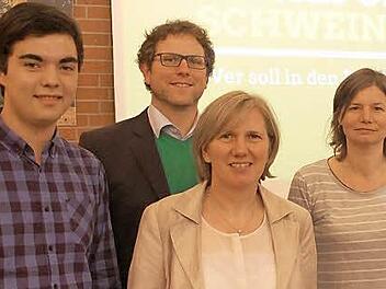 Unterfr&auml;nkische Gr&uuml;ne kandidieren um Listenpl&auml;tze f&uuml;r den Bundestag: Niklas Wagener, Martin Heilig, Barbara Pfeuffer und Manuela Rottmann (von links) Foto: Hannes Helferich