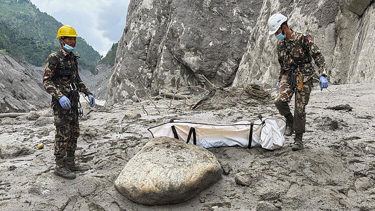 Nach Sturzflut im Himalaya - Nepal