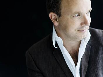 Roland Kluttig: Coburgs Generalmusikdirektor dirigiert am Samstag ein Konzert mit dem MDR-Sinfonieorchester in Suhl.Foto: Marco Borggrece