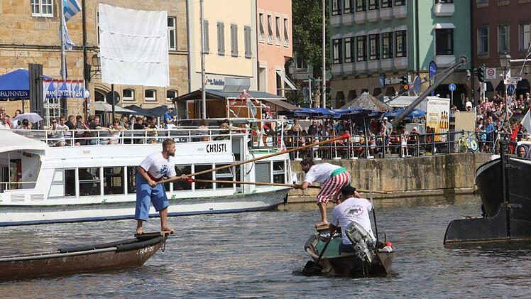 Fischerstechen der Erwachsenen am Sonntag. Foto: Barbara Herbst