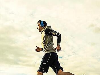 Sportler sollten auch mal auf Kohlenhydrate vor dem Training verzichten, und so ihren Fettstoffwechsel aktivieren.  Foto: Westend61/Uwe Umstätter