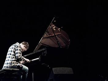 Carlos Cipa besucht als Komponist und Multiinstrumentalist am Freitag Bamberg  Foto: Simon Bierwald