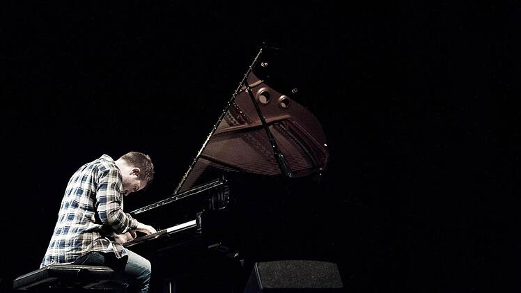 Carlos Cipa besucht als Komponist und Multiinstrumentalist am Freitag Bamberg  Foto: Simon Bierwald