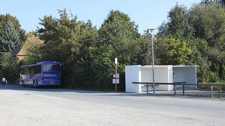 Bis dato parken die Busse auf dem früheren Bahnhofsgelände.