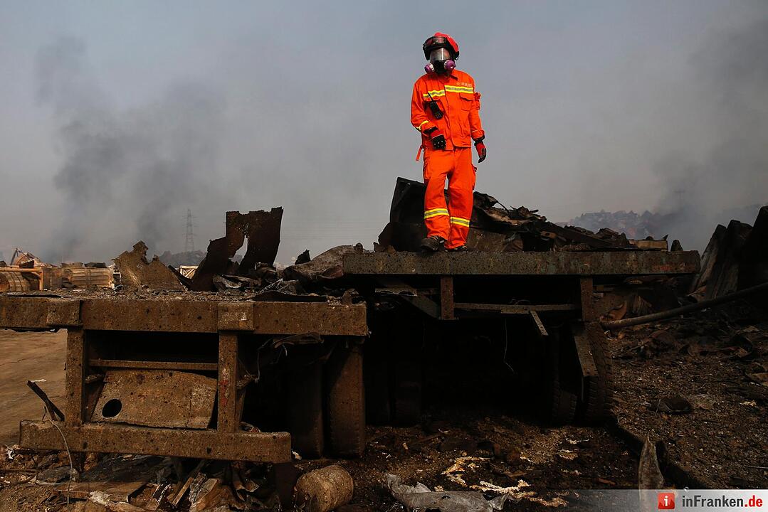 Huge explosion rocks Chinese port city of Tianjin