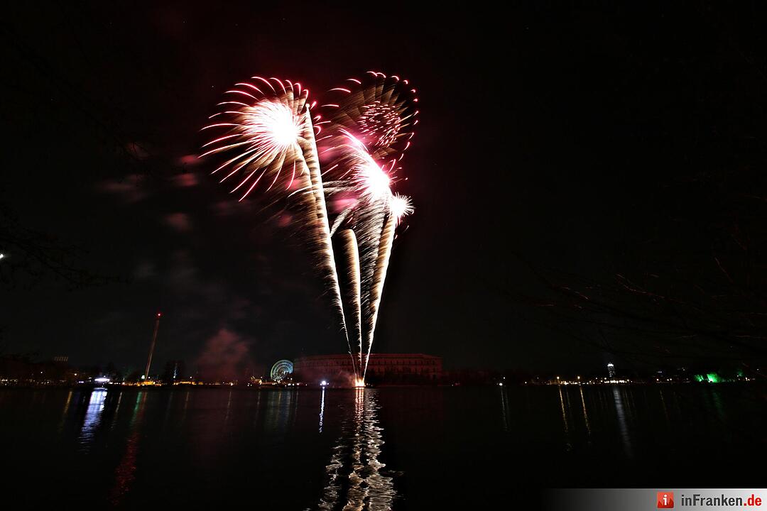 Abschlussfeuerwerk Volksfest Nürnberg