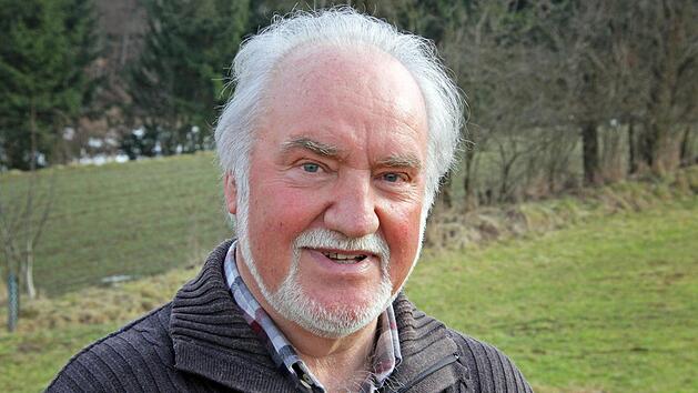 Gartenexperte Jupp Schr&ouml;der empfiehlt, L&ouml;cher im Boden umgehend wieder zu schlie&szlig;en, um einer Schneckenplage vorzubeugen. Foto: Tobias Stich