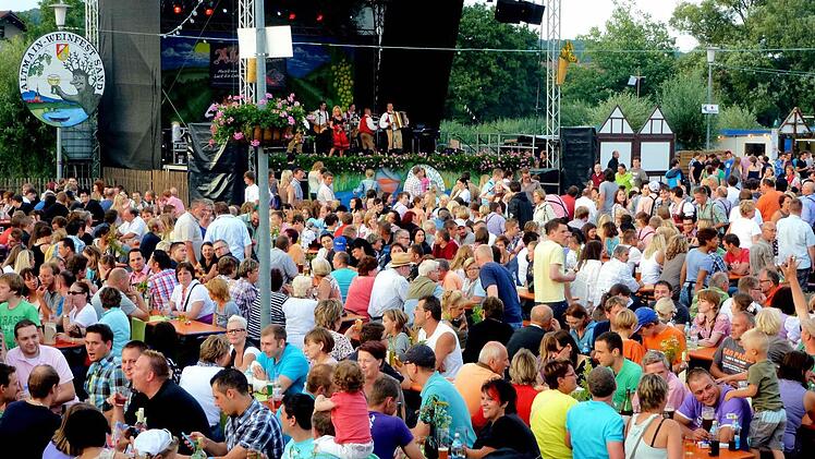 Auch im Jubiläumsjahr 2014 der Winzergemeinde Sand soll das Altmain-Weinfest zum größten Event im Landkreis Haßberge werden.Foto: Alfons Beuerlein