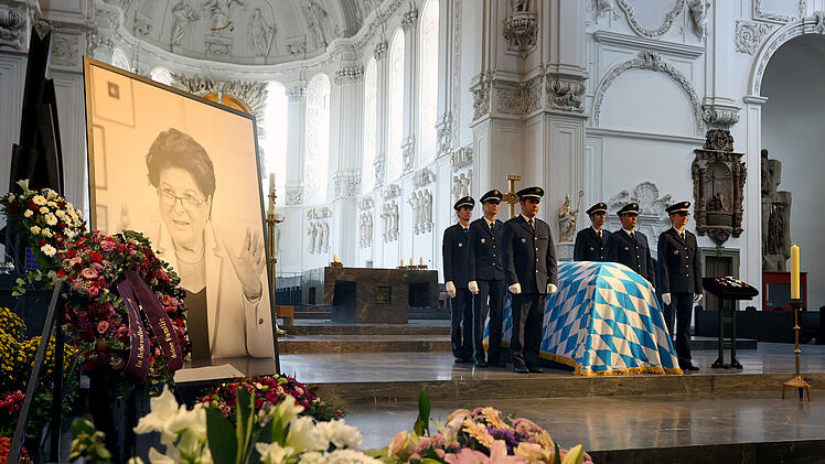 Trauerstaatsakt für Barbara Stamm