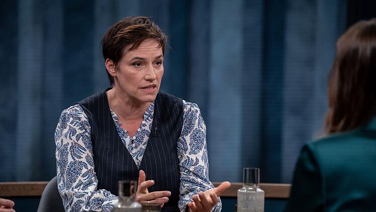 Politikwissenschaftlerin Nicole Deitelhoff lobte, dass durch Trump "Bewegung" in Verhandlungen zum Ukraine-Krieg gebracht worden sei.