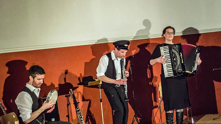 "A Glezele Vayn" gastierte im Coburger "Haus Contakt".Foto: Jochen Berger