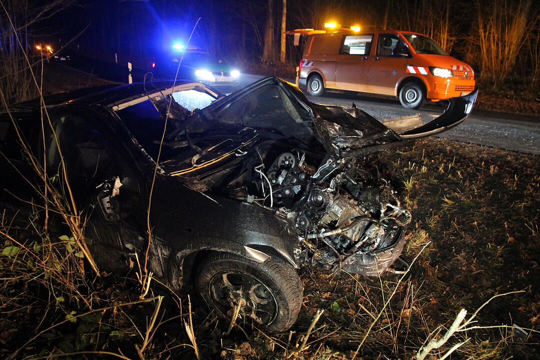 Schwerer Unfall bei Steppach - 28-Jähriger schwerst verletzt