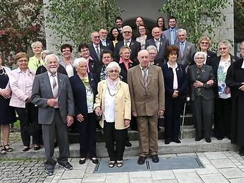 Die Jubelkonfirmanten in Wüstenstein Foto: Paul Pöhlmann
