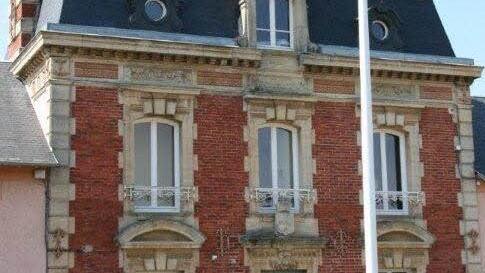 Das Rathaus in Douvres-la-Délivrande Foto: Paul Ziegler