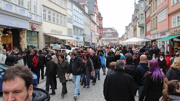 Die Einkaufsstadt Coburg - hier beim verkaufsoffenen Sonntag vor knapp einer Woche. Foto: Simone Bastian