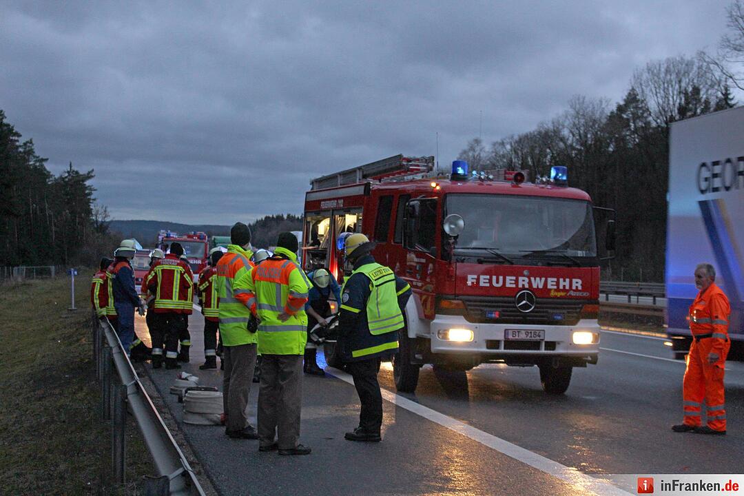 Nagelneuer Autokran brennt bei Ueberfuhrungsfahrt aus - Schaden mindestens eine Millionen Euro