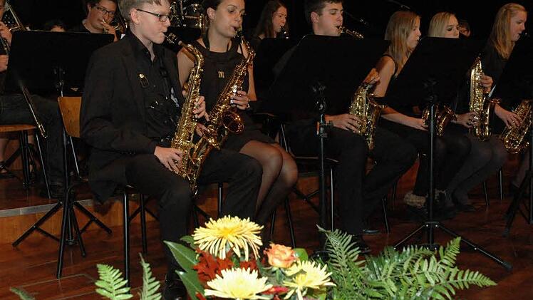 Die Abschlussfeier wurde musikalisch umrahmt von der "Albert's Brass Showband" des Gymnasiums Albertinum.