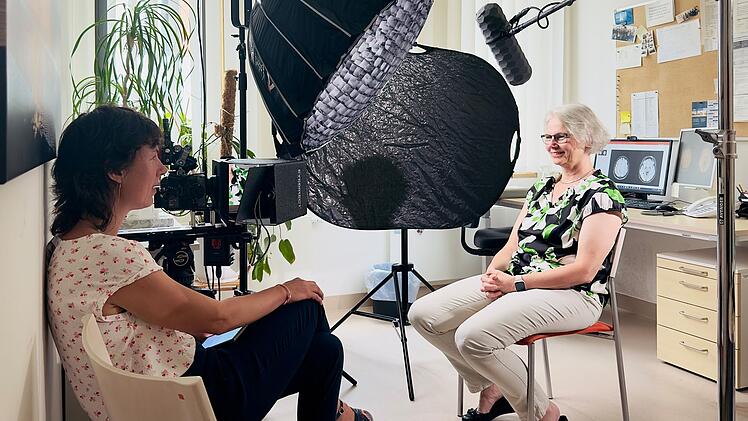 Angelika Th&ouml;ne-Otto (rechts) arbeitet in der Klinik f&uuml;r Neuropsychologie Leipzig.