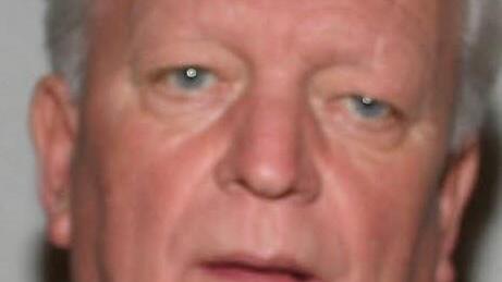 Unmut &auml;u&szlig;erte Karl-Heinz Scheler &uuml;ber die Verwahrlosung eines Grundst&uuml;cks im Bereich "Am Br&auml;ndlein". Foto: Martin Rebhan