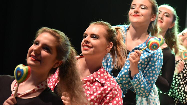 Die musikalische Zeitreise durch fünf Jahrzehnte "CO II" begann in den 1960er Jahren mit "Lolli pop" der Gruppe "Machicks”. Foto: Gabi Arnold