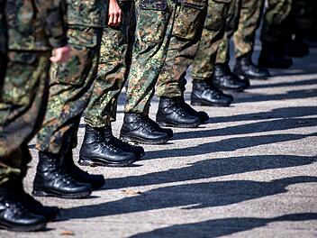 Landkreis Kitzingen: Militärübungen werden durchgeführt - Anwohner sollen sich fernhalten Landkreis Kitzingen: Militärübungen werden durchgeführt - Anwohner sollen sich fernhalten