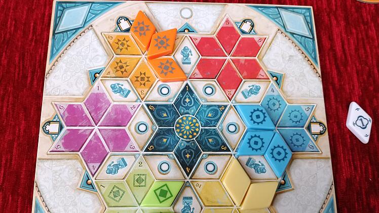 Spiele-Test Azul - Der Sommerpavillon: So gut ist der dritte Teil der Azul-Reihe