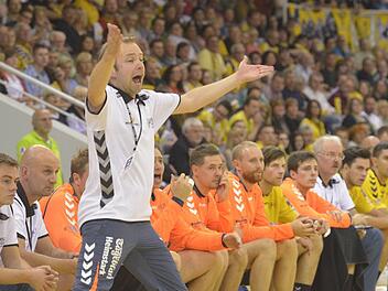 Der HSC Coburg hat es wieder selbst in der Hand! Trainer Jan Gorr kann mit seiner Mannschaft Meister in der 3. Liga werden.  Foto: Archiv