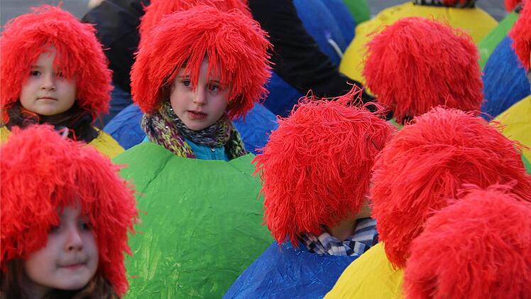 Mitten im Faschingszug in Westheim. Foto: Gerd Schaar