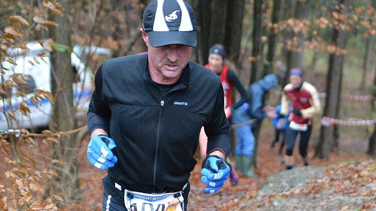 An der steilsten Stelle kurz vor dem Ziel sind die Teilnehmer besonders gefordert. Foto: K.-H. Weber