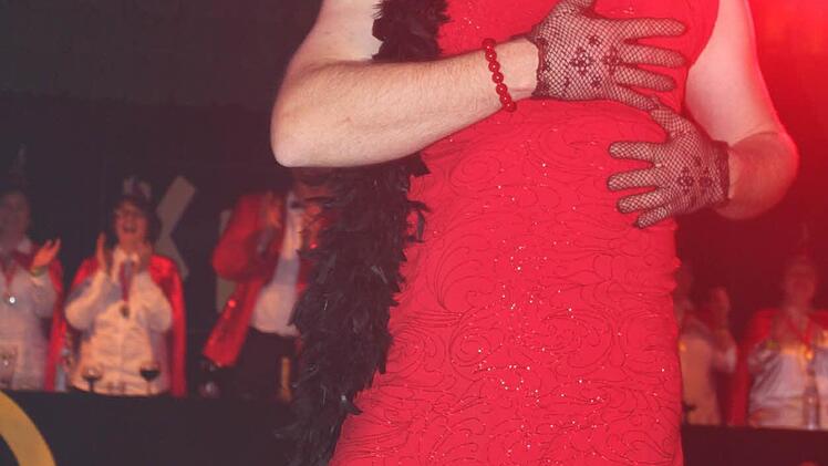 Das rote Kleid begeisterte