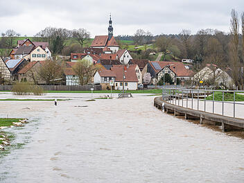 Hochwasser in Franken: Dauerregen sorgt für Überschwemmungen in mehreren Landkreisen
