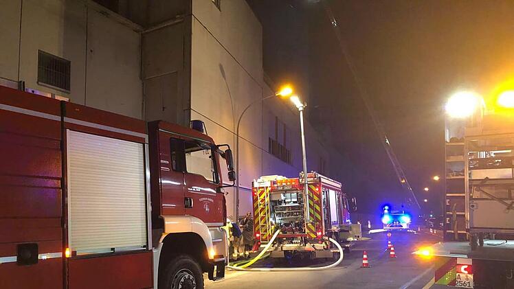 Bamberg: Atrium-Brand fordert Feuerwehr gleich mehrfach - "schwierig"