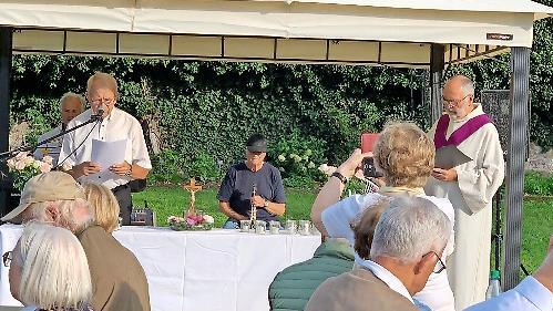 Die Mitglieder der CSU-Seniorenunion des Kreisverbandes Bad Kissingen trafen sich im Garten des ehemaligen Klosters Altstadt zu einer Gedenkfeier.