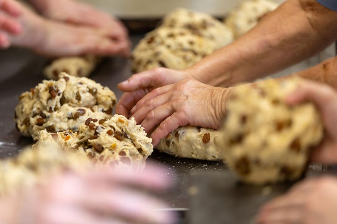 Hochsaison in der Stollenbäckerei