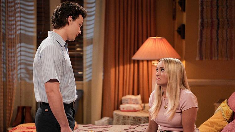 Wie geht es nun weiter? Das frisch verheiratete Ehepaar Georgie (Montana Jordan) und Mandy (Emily Osment) hat jede Menge Probleme.