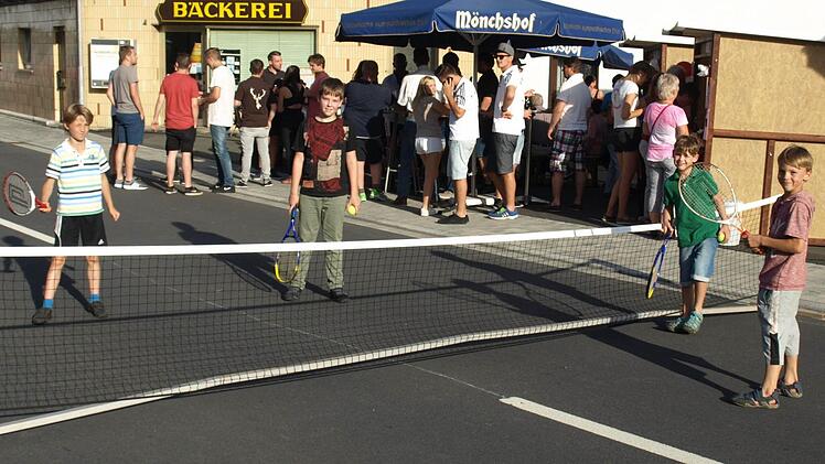 leine Tennisstars auf der "Neuen Brücke" Foto: Susanne Deuerling